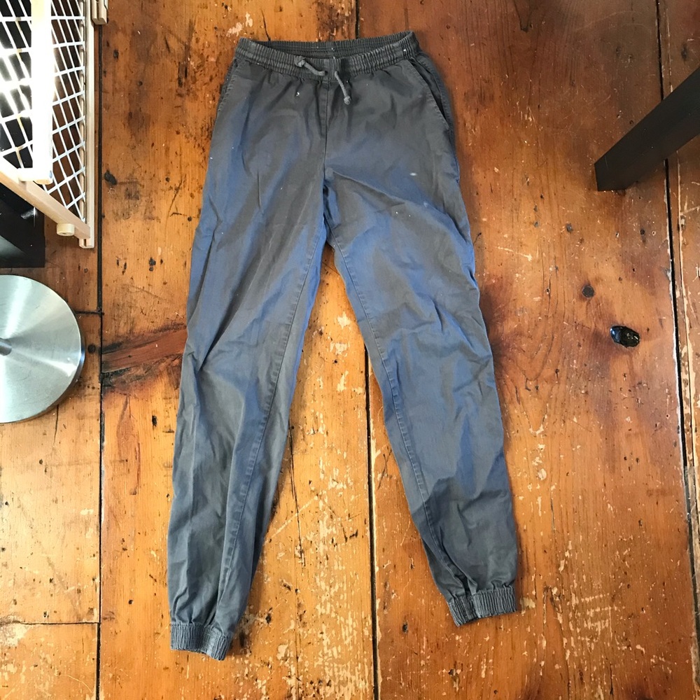 Men’s size s gray jogger style pants